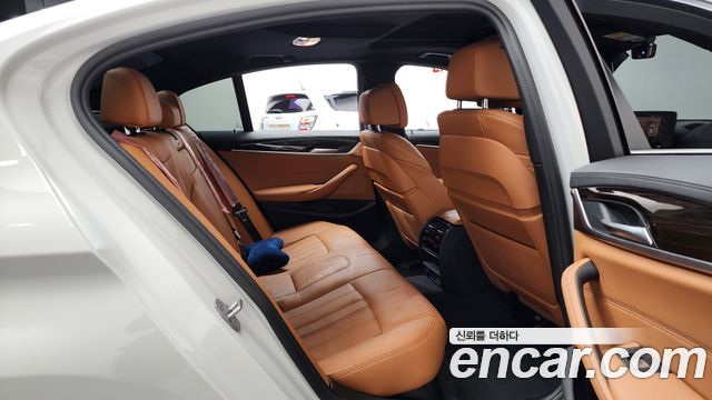 BMW 5 Series (G30) 520i M Sport 2022 — фото 12
