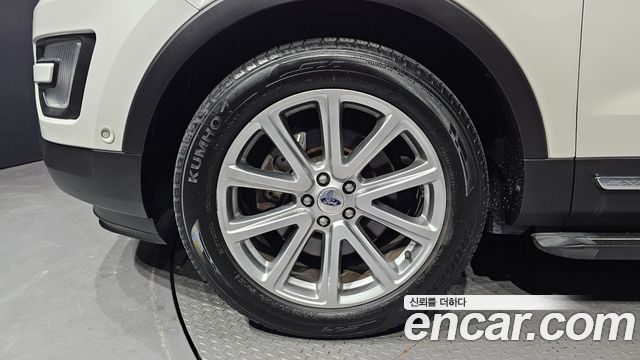 Ford Explorer 2.3 Limited 4WD 5th 2017 — фото 5
