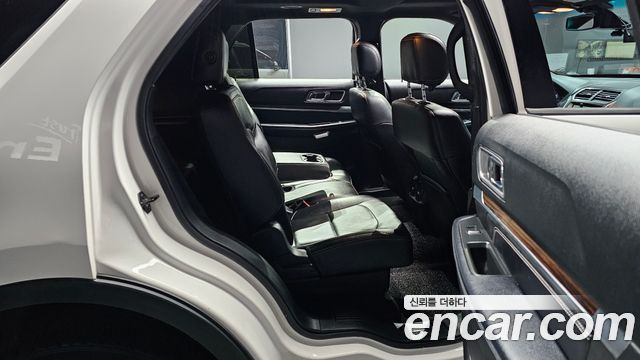 Ford Explorer 2.3 Limited 4WD 5th 2017 — фото 12