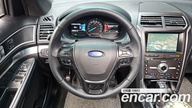 Ford Explorer 2.3 Limited 4WD 5th 2017 — фото 13