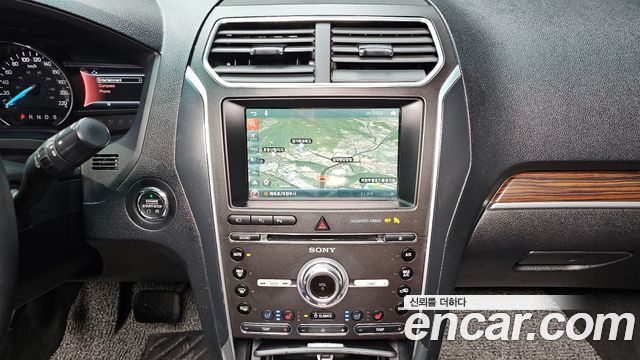 Ford Explorer 2.3 Limited 4WD 5th 2017 — фото 15