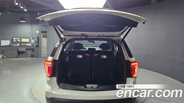 Ford Explorer 2.3 Limited 4WD 5th 2017 — фото 20