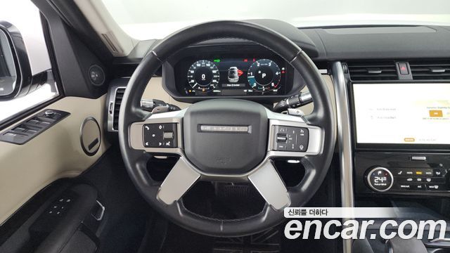 Land Rover Discovery 5 D250 SE 2022 — фото 17