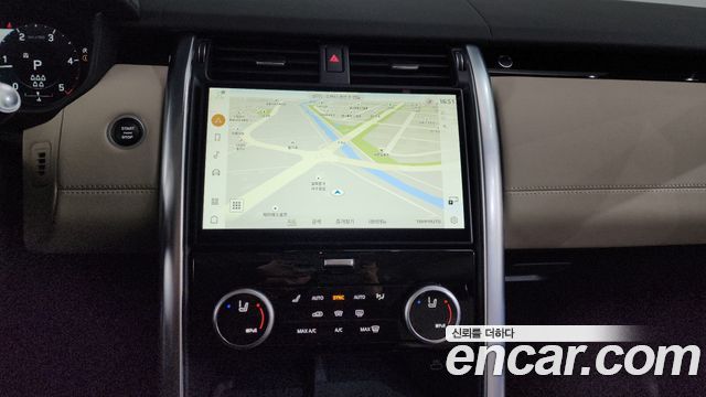 Land Rover Discovery 5 D250 SE 2022 — фото 18