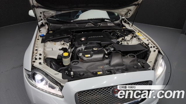 Jaguar XJ 3.0D Premium Luxury LWB X351 2015 — фото 6