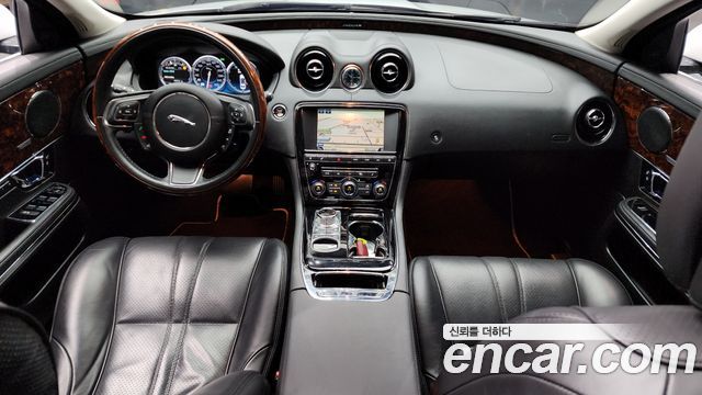 Jaguar XJ 3.0D Premium Luxury LWB X351 2015 — фото 7