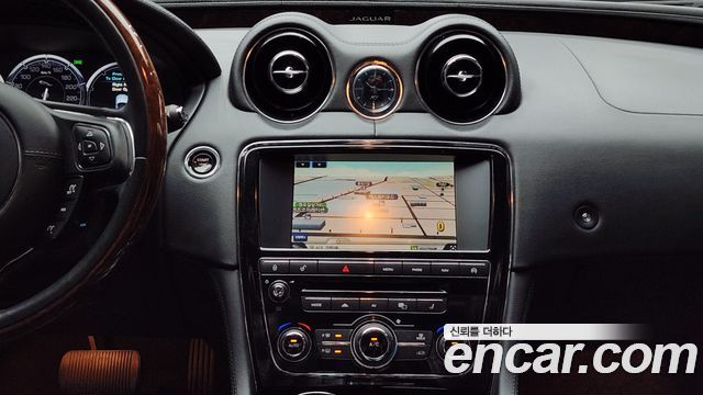 Jaguar XJ 3.0D Premium Luxury LWB X351 2015 — фото 14