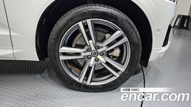 Volvo XC60 (II) T8 R-Design 2021 — фото 5