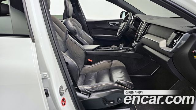 Volvo XC60 (II) T8 R-Design 2021 — фото 10