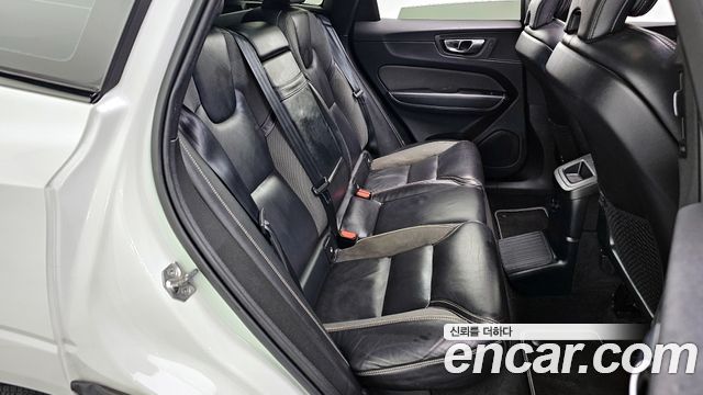 Volvo XC60 (II) T8 R-Design 2021 — фото 12