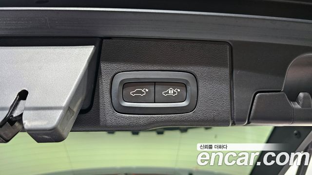 Volvo XC60 (II) T8 R-Design 2021 — фото 19