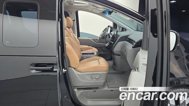 Hyundai Staria 4WD Lounge 9-Seater Inspiration 2022 — фото 10