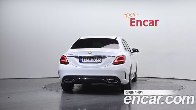 Mercedes-Benz C-Class (W205) C200 AMG Line 2021 — фото 4