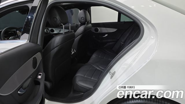 Mercedes-Benz C-Class (W205) C200 AMG Line 2021 — фото 11