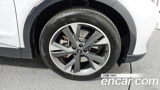 Audi Q4 e-tron (F4) 40 Premium 2022 — фото 5
