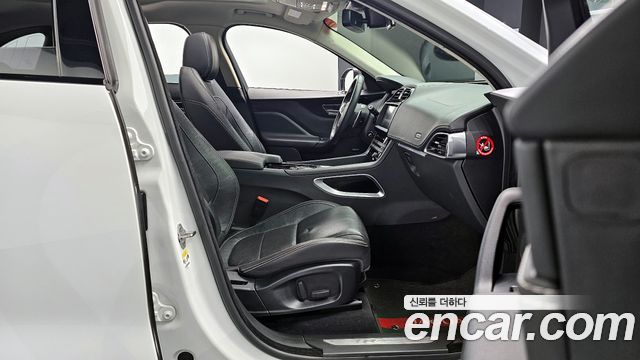 Jaguar F-PACE 20d R-Sport 2018 — фото 10