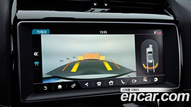 Jaguar F-PACE 20d R-Sport 2018 — фото 15