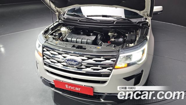 Ford Explorer 2.3 Limited 4WD 5th 2018 — фото 6
