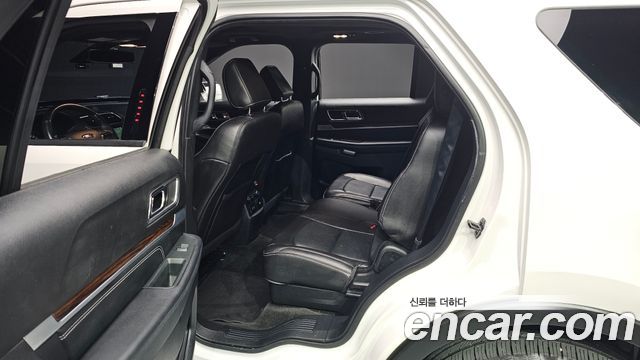 Ford Explorer 2.3 Limited 4WD 5th 2018 — фото 11