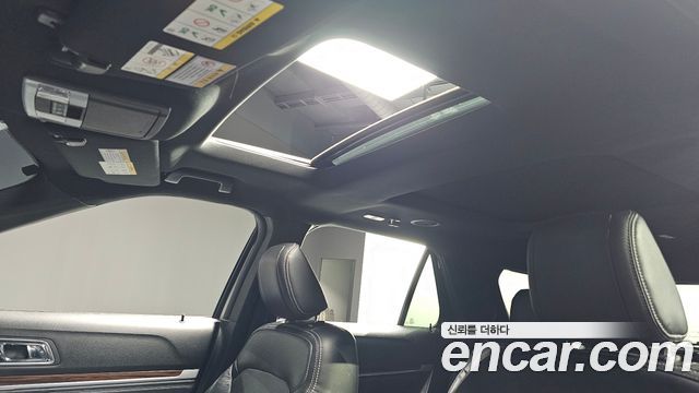 Ford Explorer 2.3 Limited 4WD 5th 2018 — фото 18
