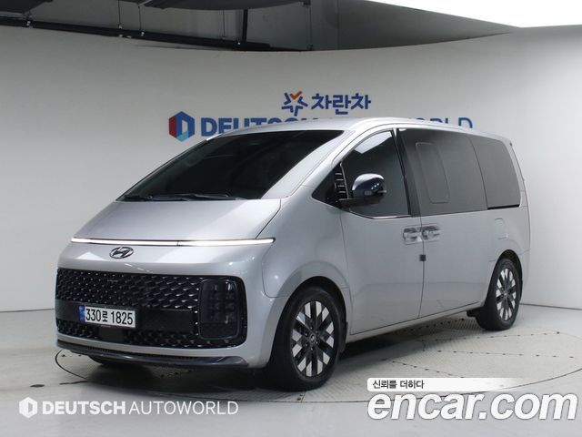 Hyundai Staria 4WD Lounge 9-Seater Inspiration 2023 — фото 1