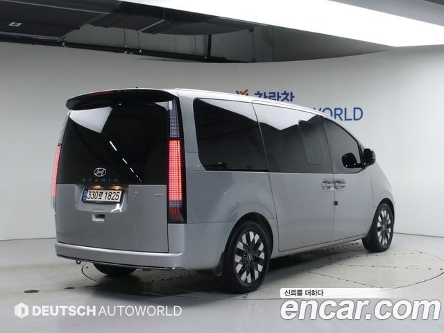 Hyundai Staria 4WD Lounge 9-Seater Inspiration 2023 — фото 2