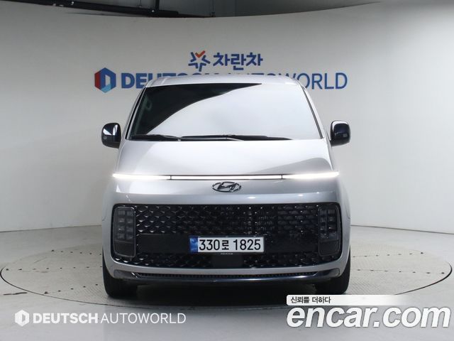 Hyundai Staria 4WD Lounge 9-Seater Inspiration 2023 — фото 3