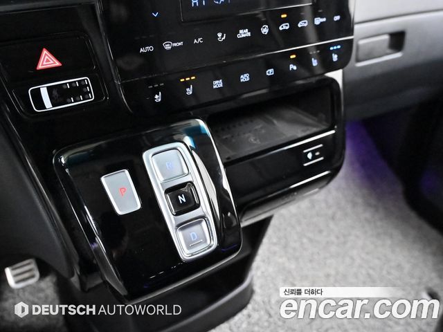 Hyundai Staria 4WD Lounge 9-Seater Inspiration 2023 — фото 9