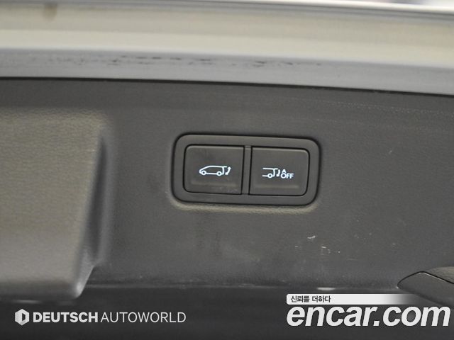Hyundai Staria 4WD Lounge 9-Seater Inspiration 2023 — фото 24