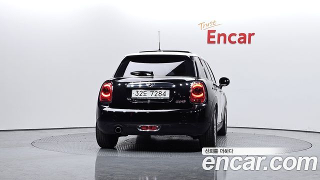 MINI Cooper 5Door HIGH 3rd 2016 — фото 4