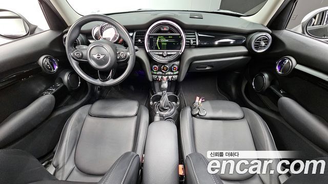 MINI Cooper 5Door HIGH 3rd 2016 — фото 7