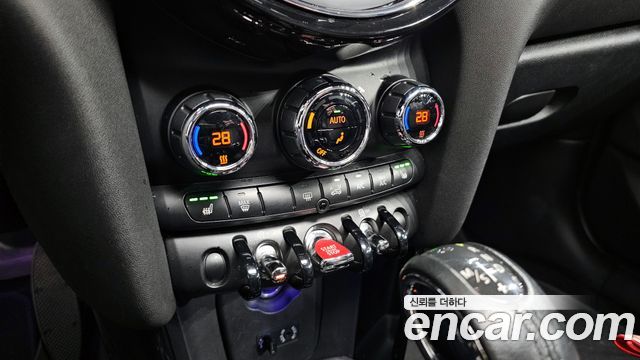 MINI Cooper 5Door HIGH 3rd 2016 — фото 15