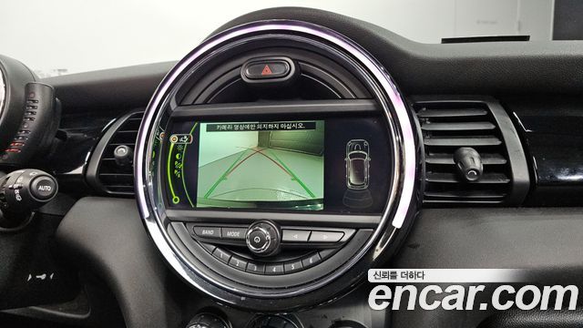 MINI Cooper 5Door HIGH 3rd 2016 — фото 16