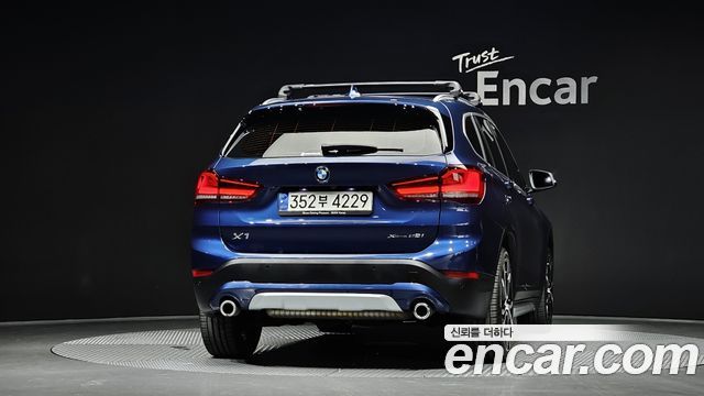 BMW X1 (F48) xDrive 20i xLine 2021 — фото 4