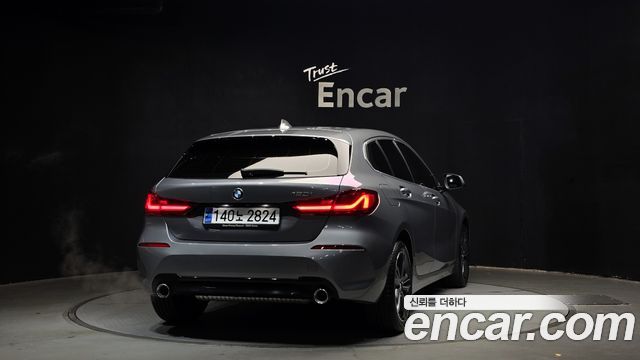 BMW 1 Series (F40) 120i Sports 2023 — фото 4