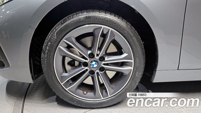 BMW 1 Series (F40) 120i Sports 2023 — фото 5