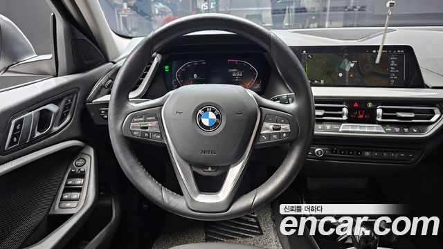 BMW 1 Series (F40) 120i Sports 2023 — фото 13