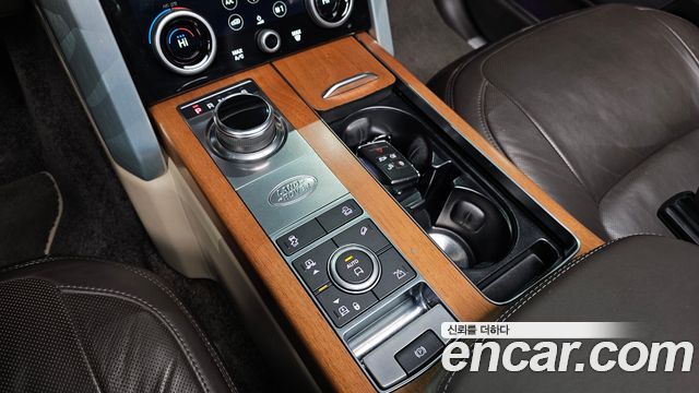 Land Rover Range Rover (IV) 4.4 SDV8 AB LWB DIESEL 2019 — фото 9