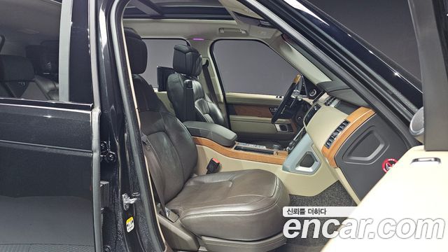 Land Rover Range Rover (IV) 4.4 SDV8 AB LWB DIESEL 2019 — фото 10