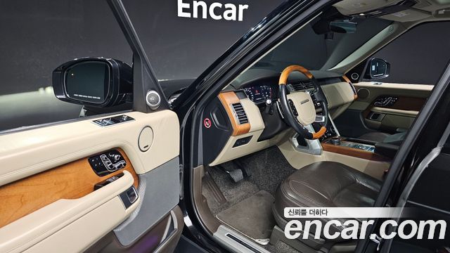 Land Rover Range Rover (IV) 4.4 SDV8 AB LWB DIESEL 2019 — фото 11