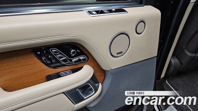 Land Rover Range Rover (IV) 4.4 SDV8 AB LWB DIESEL 2019 — фото 17