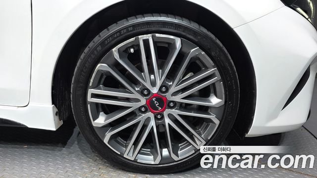 Kia K3 (II) 1.6 Turbo GT 5Door Signature 2022 — фото 5