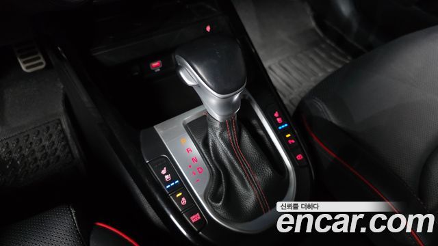 Kia K3 (II) 1.6 Turbo GT 5Door Signature 2022 — фото 9