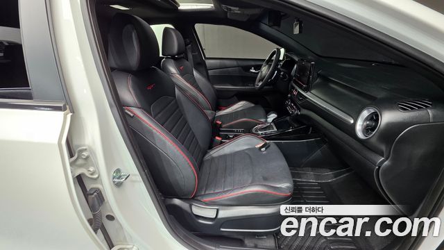Kia K3 (II) 1.6 Turbo GT 5Door Signature 2022 — фото 10