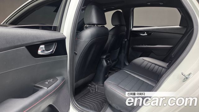 Kia K3 (II) 1.6 Turbo GT 5Door Signature 2022 — фото 17