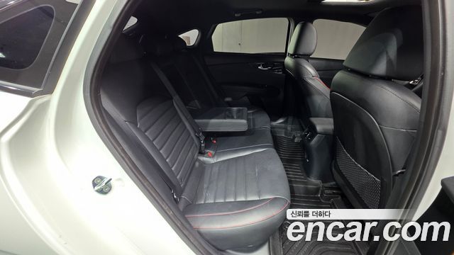 Kia K3 (II) 1.6 Turbo GT 5Door Signature 2022 — фото 19