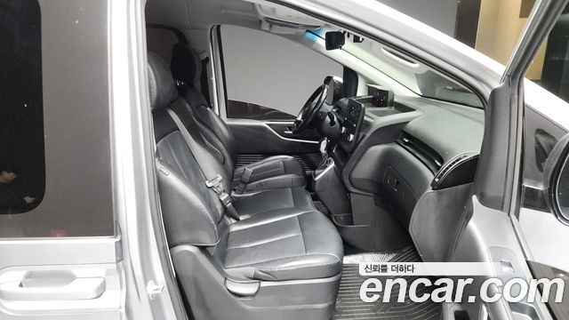 Hyundai Staria Tourer 9-Seater Modern 2022 — фото 11