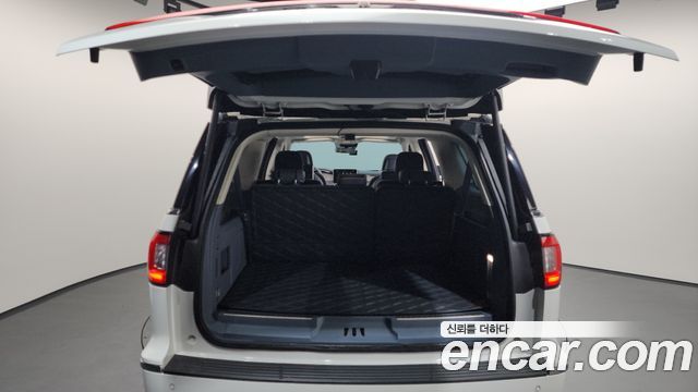 Lincoln Navigator (IV) 3.5L Black Label 2020 — фото 20