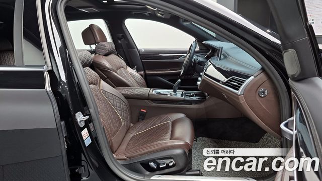BMW 7 Series (G11) 730Ld xDrive M Sport 2020 — фото 10
