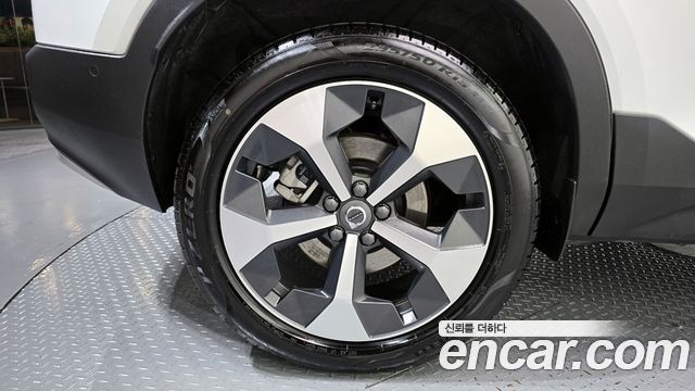 Volvo XC40 B4 Ultra Bright 2024 — фото 5